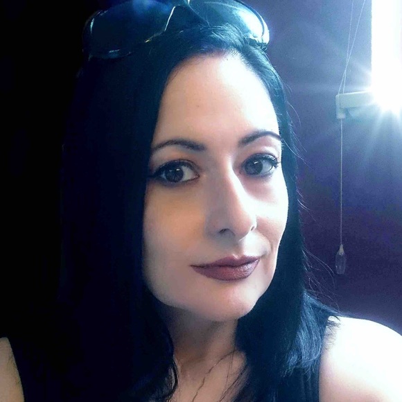 Meet your Posher, Michelle - Picture 1 of 1